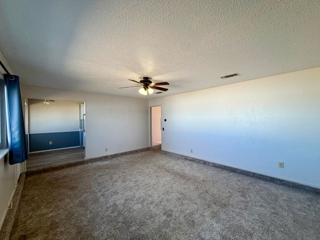 1420 W 26th Street, Plainview, TX 79072