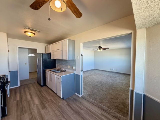 1420 W 26th Street, Plainview, TX 79072