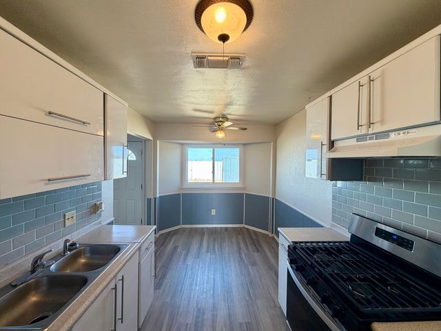 1420 W 26th Street, Plainview, TX 79072