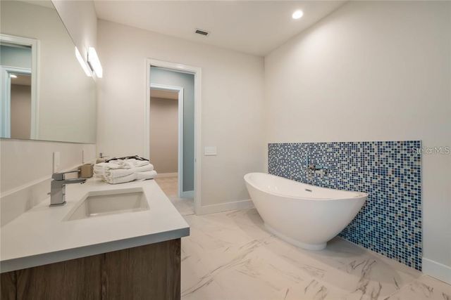 1732 SHORELAND DRIVE, Sarasota, FL 34239
