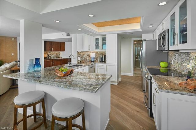 4651 Gulf Shore BLVD N # 901, Naples, FL 34103