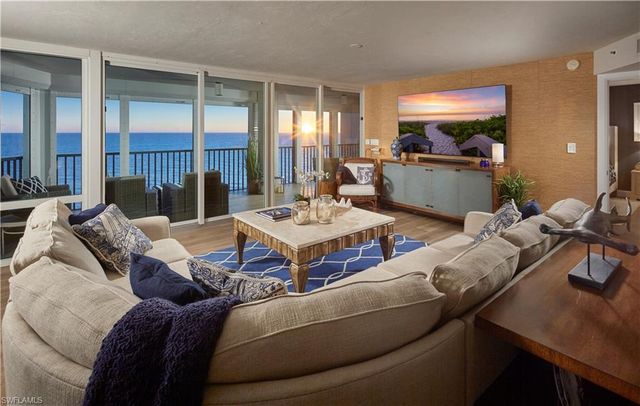 4651 Gulf Shore BLVD N # 901, Naples, FL 34103