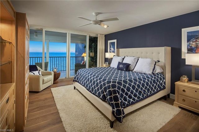 4651 Gulf Shore BLVD N # 901, Naples, FL 34103