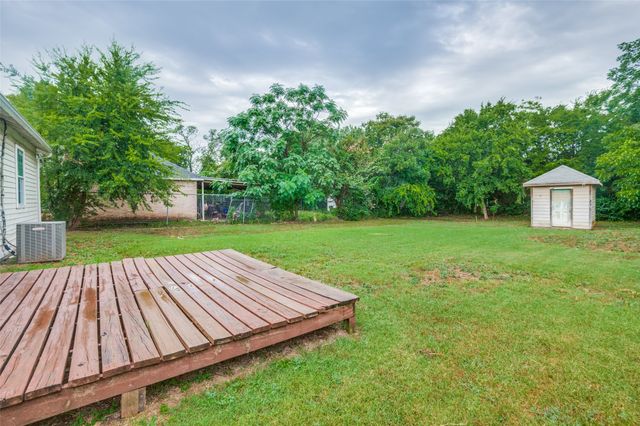 511 Archer Avenue, Cockrell Hill, TX 75211