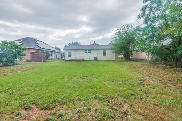 511 Archer Avenue, Cockrell Hill, TX 75211