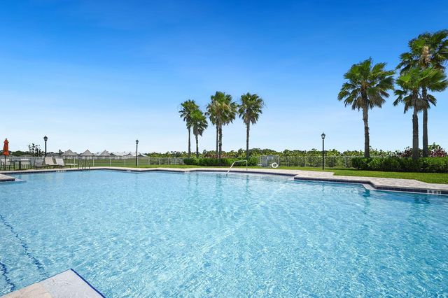 8615 Giovanni Avenue, Fort Pierce, FL 34951