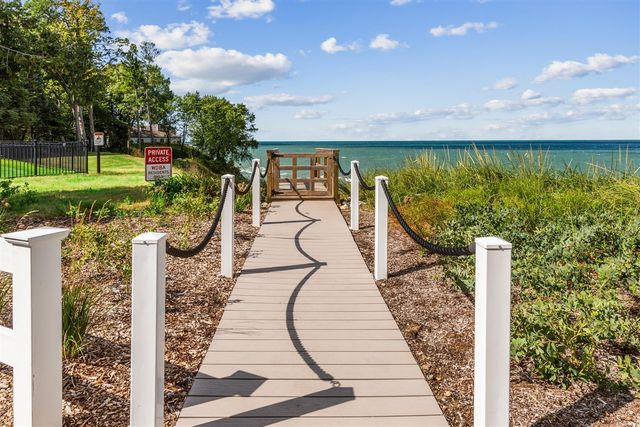 3140 Wild Dunes Path, Stevensville, MI 49127