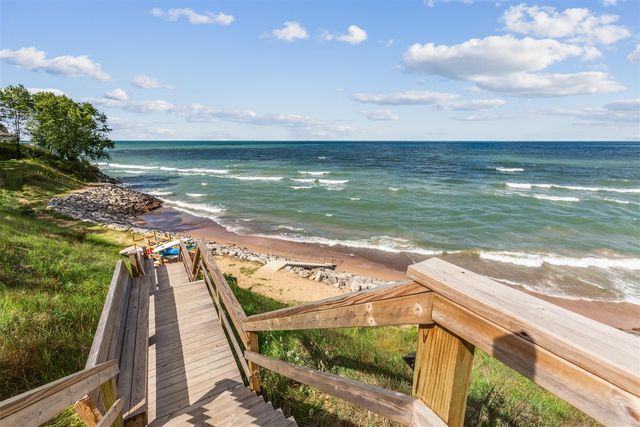 3140 Wild Dunes Path, Stevensville, MI 49127