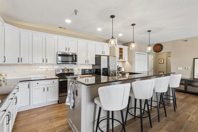 3031 Grand Avenue 212, Des Moines, IA 50312