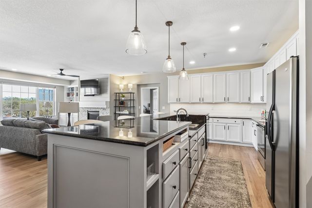 3031 Grand Avenue 212, Des Moines, IA 50312