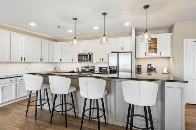 3031 Grand Avenue 212, Des Moines, IA 50312