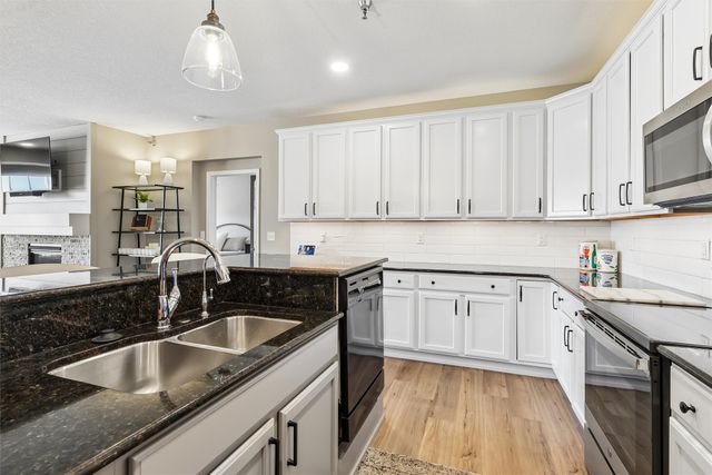 3031 Grand Avenue 212, Des Moines, IA 50312