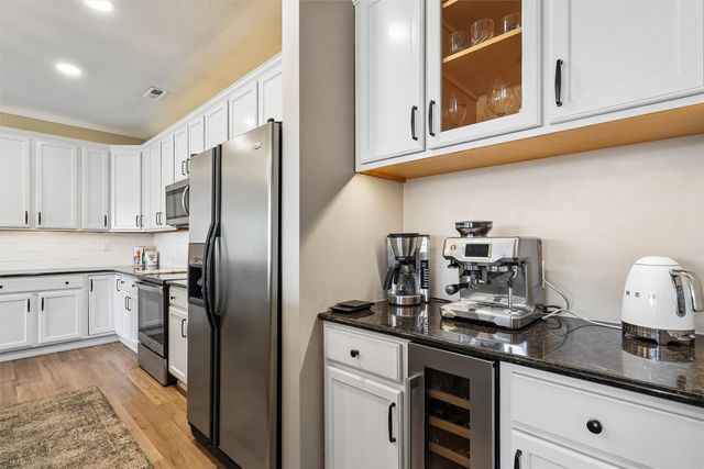 3031 Grand Avenue 212, Des Moines, IA 50312