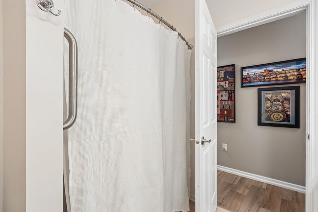 3031 Grand Avenue 212, Des Moines, IA 50312