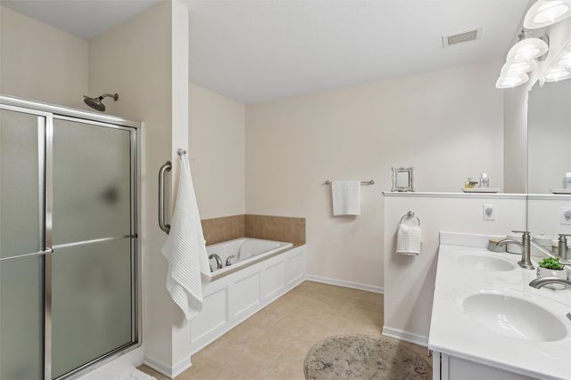 3031 Grand Avenue 212, Des Moines, IA 50312
