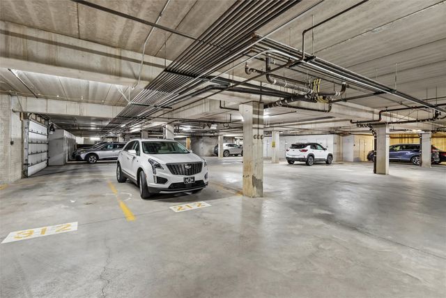 3031 Grand Avenue 212, Des Moines, IA 50312