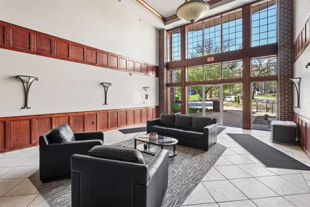 3031 Grand Avenue 212, Des Moines, IA 50312