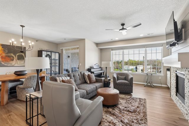3031 Grand Avenue 212, Des Moines, IA 50312
