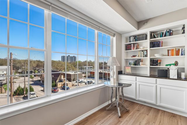 3031 Grand Avenue 212, Des Moines, IA 50312