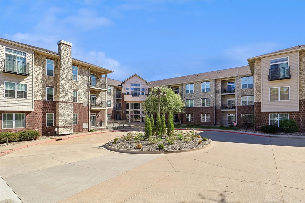3031 Grand Avenue 212, Des Moines, IA 50312