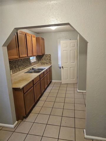 16724 Rutherford St, Detroit, MI 48235