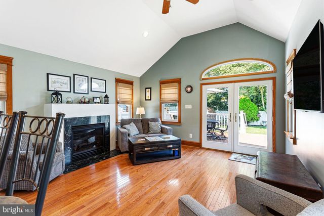 9 MOORE AVE, Barrington, NJ 08007