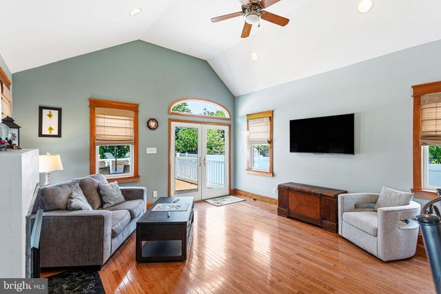 9 MOORE AVE, Barrington, NJ 08007