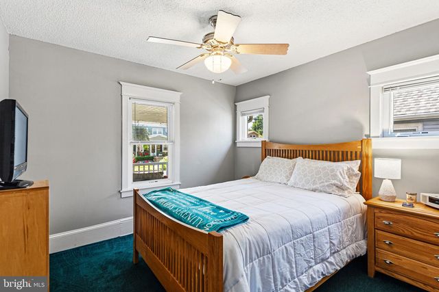 9 MOORE AVE, Barrington, NJ 08007