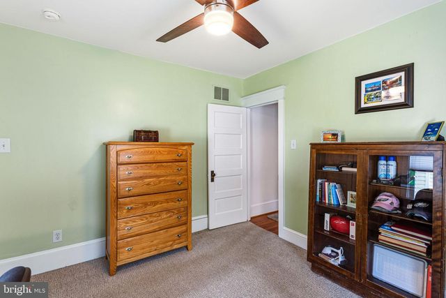 9 MOORE AVE, Barrington, NJ 08007