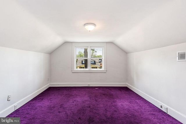 9 MOORE AVE, Barrington, NJ 08007