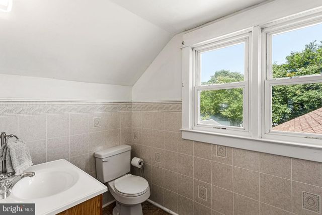 9 MOORE AVE, Barrington, NJ 08007