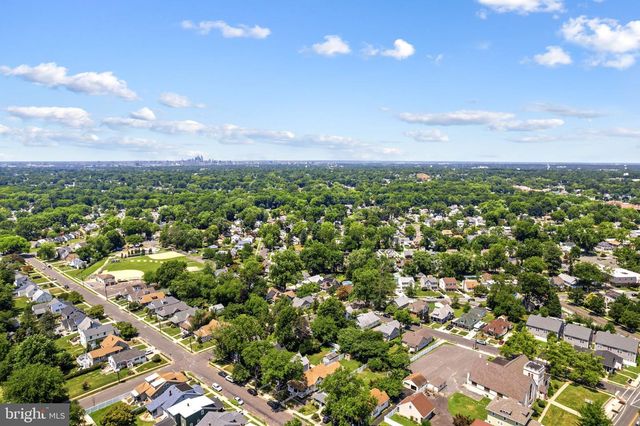 9 MOORE AVE, Barrington, NJ 08007
