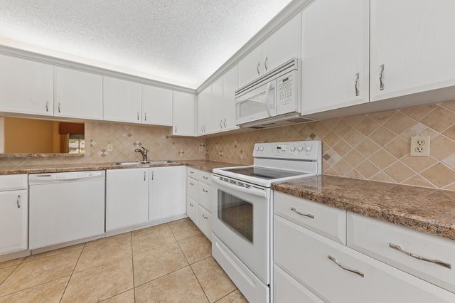 10197 Kinswood Road, Boynton Beach, FL 33437