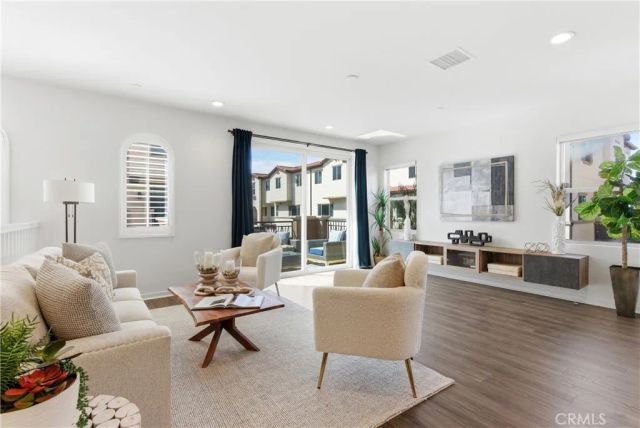 600 Shadowbrook, Lake Forest, CA 92610