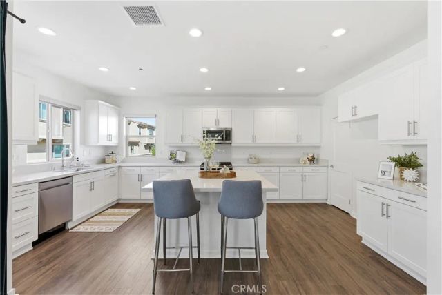 600 Shadowbrook, Lake Forest, CA 92610