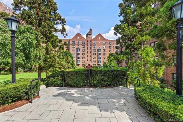 196 Garth 1F, Scarsdale, NY 10583