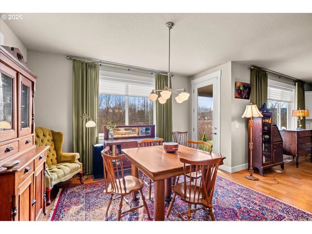 1960 SILVERSTONE Dr, Forest Grove, OR 97116