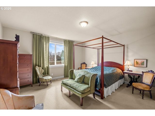 1960 SILVERSTONE Dr, Forest Grove, OR 97116