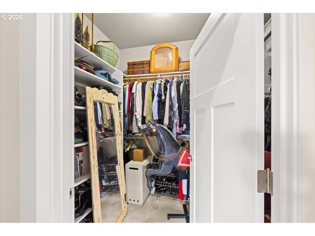 1960 SILVERSTONE Dr, Forest Grove, OR 97116