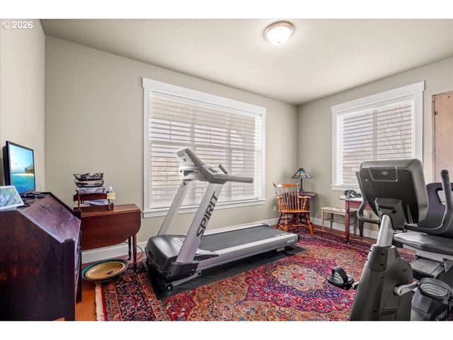 1960 SILVERSTONE Dr, Forest Grove, OR 97116