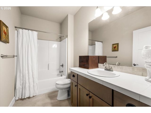 1960 SILVERSTONE Dr, Forest Grove, OR 97116