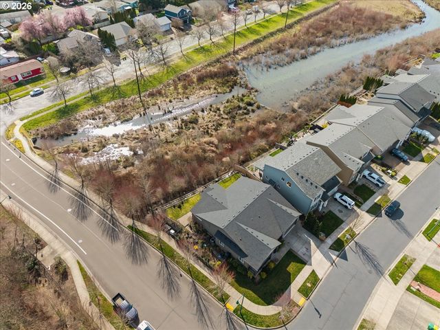 1960 SILVERSTONE Dr, Forest Grove, OR 97116