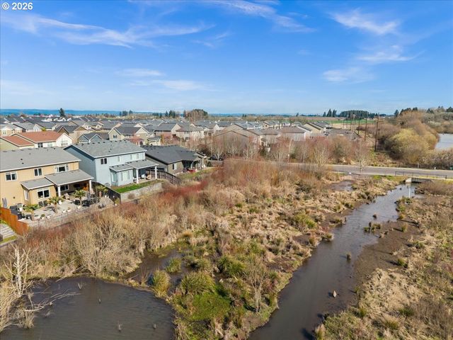 1960 SILVERSTONE Dr, Forest Grove, OR 97116