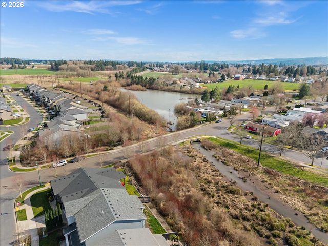 1960 SILVERSTONE Dr, Forest Grove, OR 97116