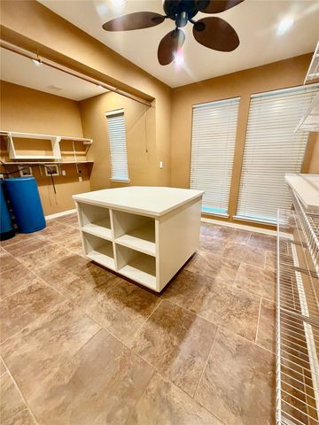 3613 Knotty Pine Circle, Pearland, TX 77581