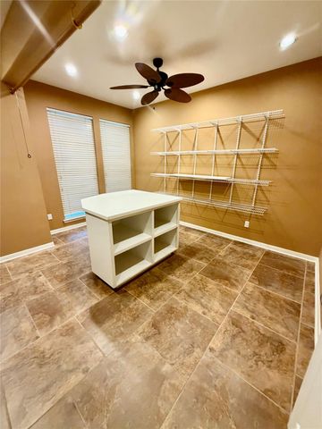 3613 Knotty Pine Circle, Pearland, TX 77581