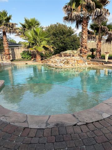 3613 Knotty Pine Circle, Pearland, TX 77581