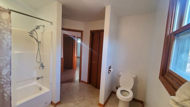 4517 Parkway Avenue, Mchenry, IL 60050