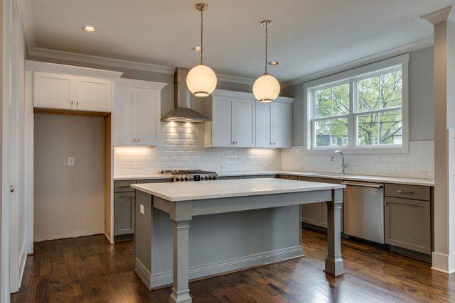 1711 10th Avenue, S, Nashville, TN 37203