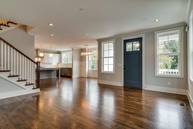 1711 10th Avenue, S, Nashville, TN 37203